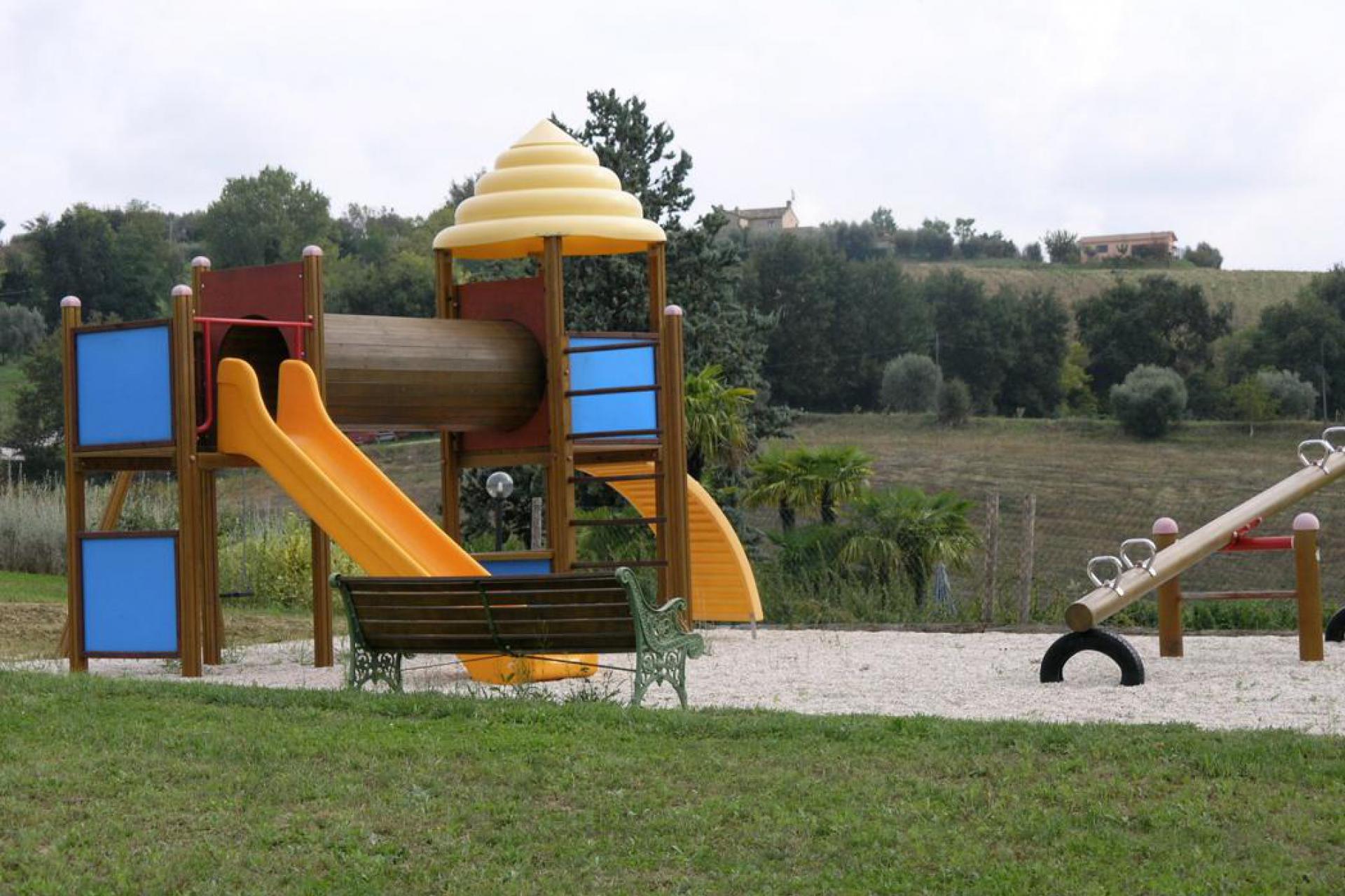 Kinderfreundlicher Agriturismo in den Hügeln der Marken