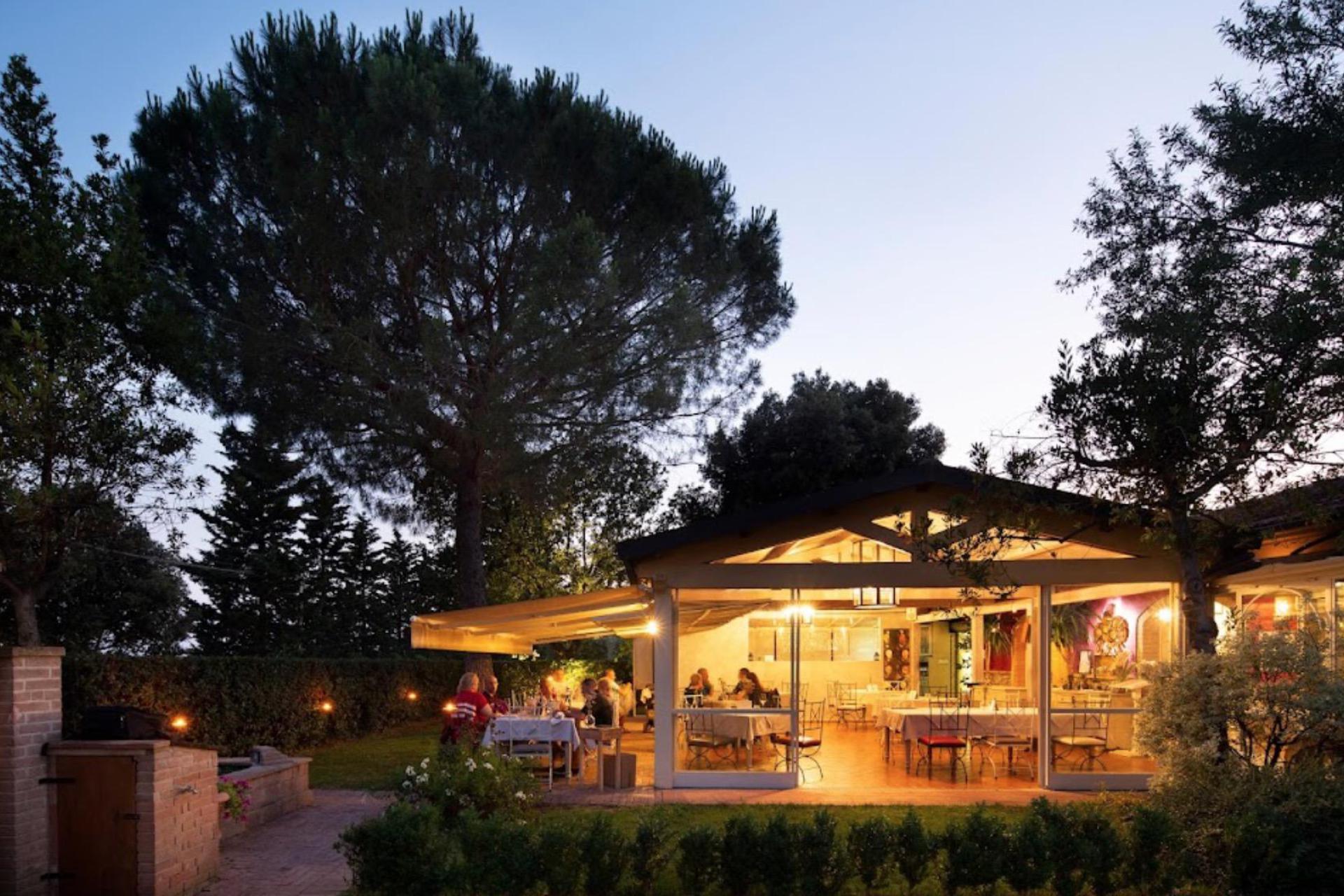 Agriturismo Toskana, mit Ferienwohnungen in Strandnähe und mit Restaurant