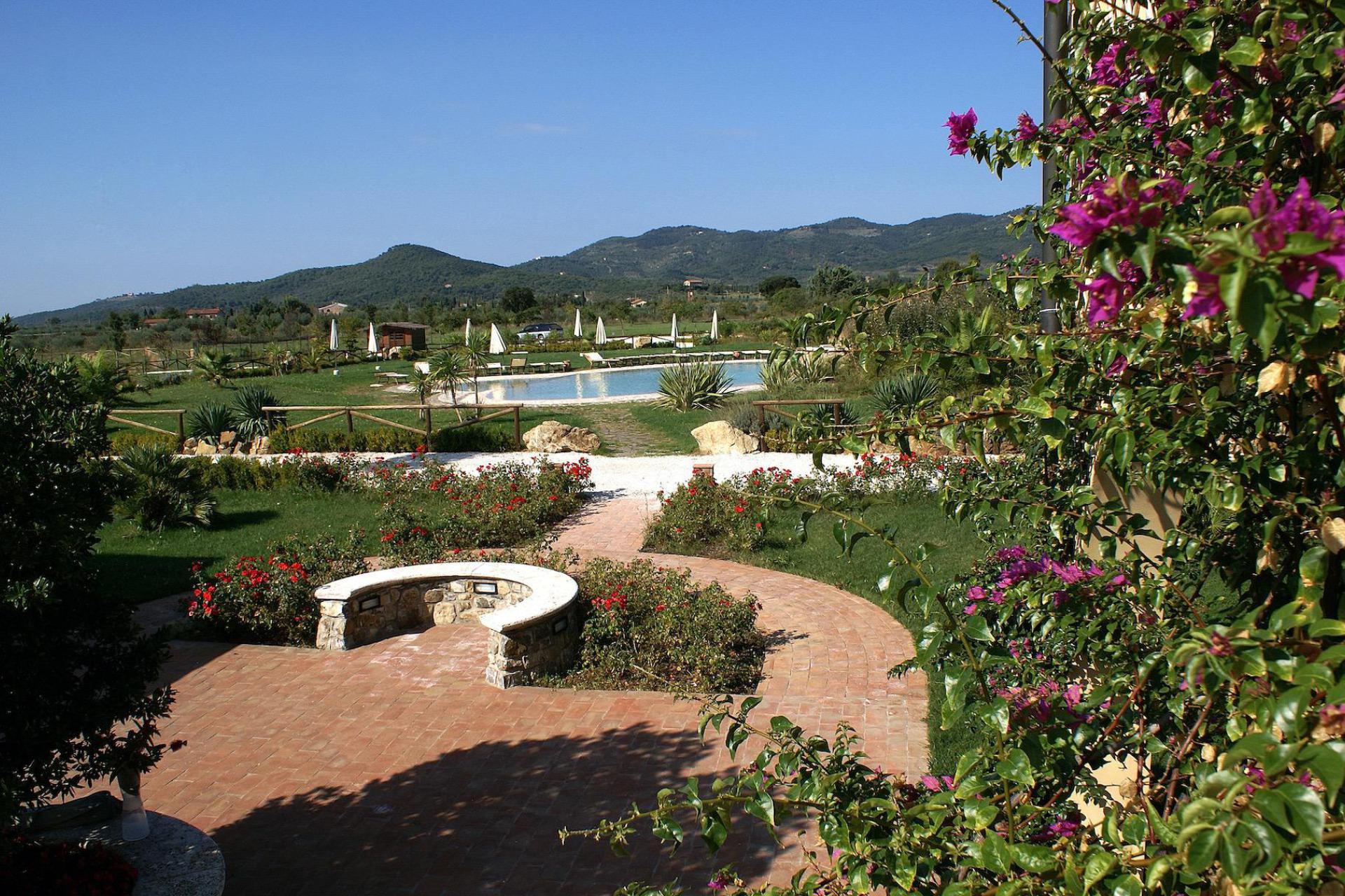 Family-friendly agriturismo near the coast