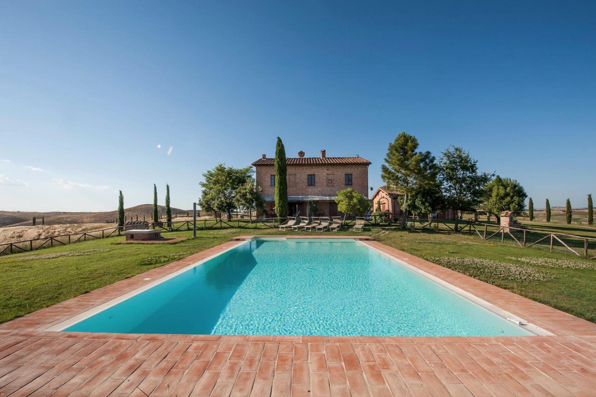 Kleiner Agriturismo mit Blick auf die Hügel der Toskana und Siena