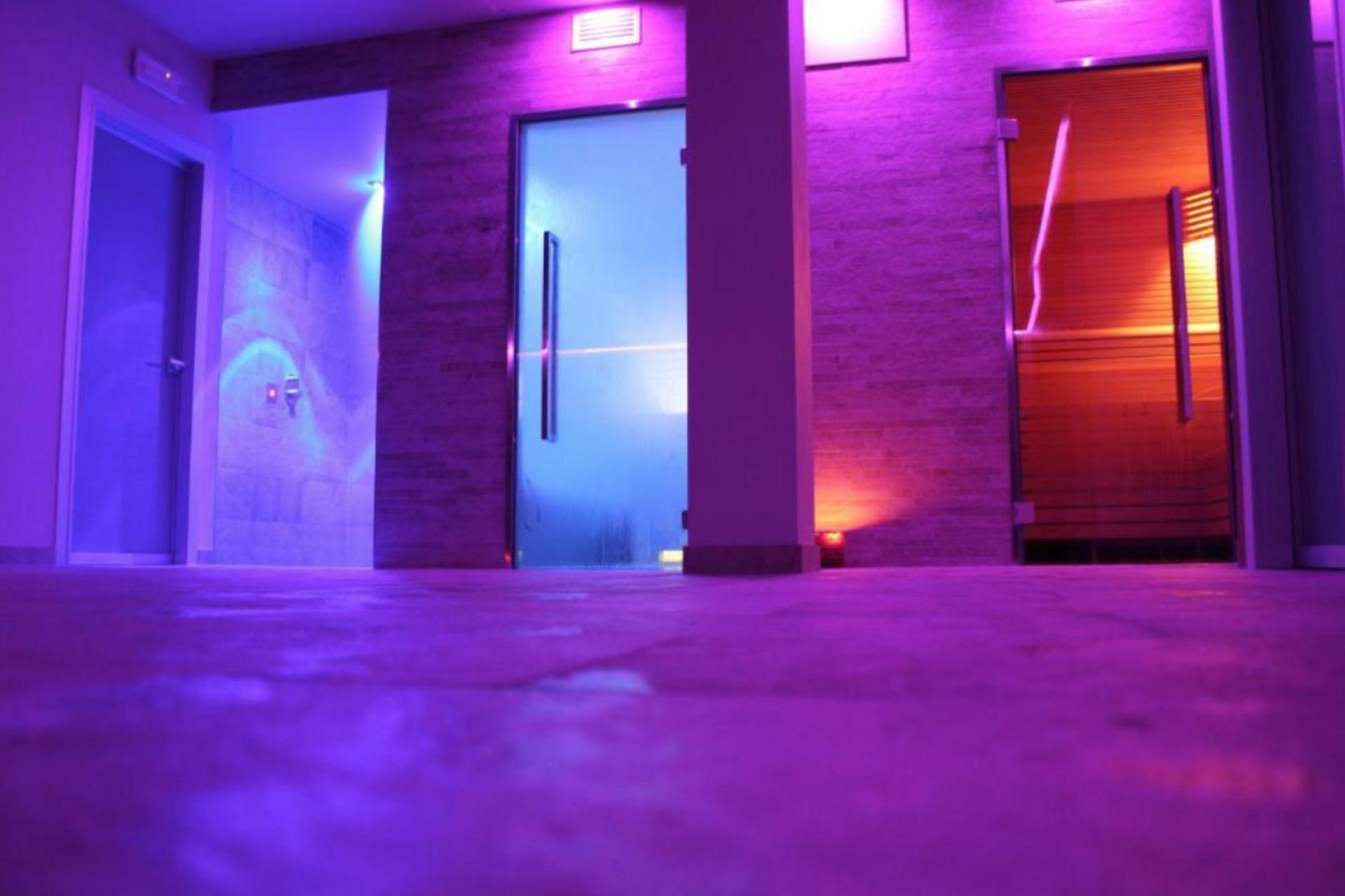 Ferienhaus mit Ferienwohnungen am Comer See, tollem Pool und familienfreundlich