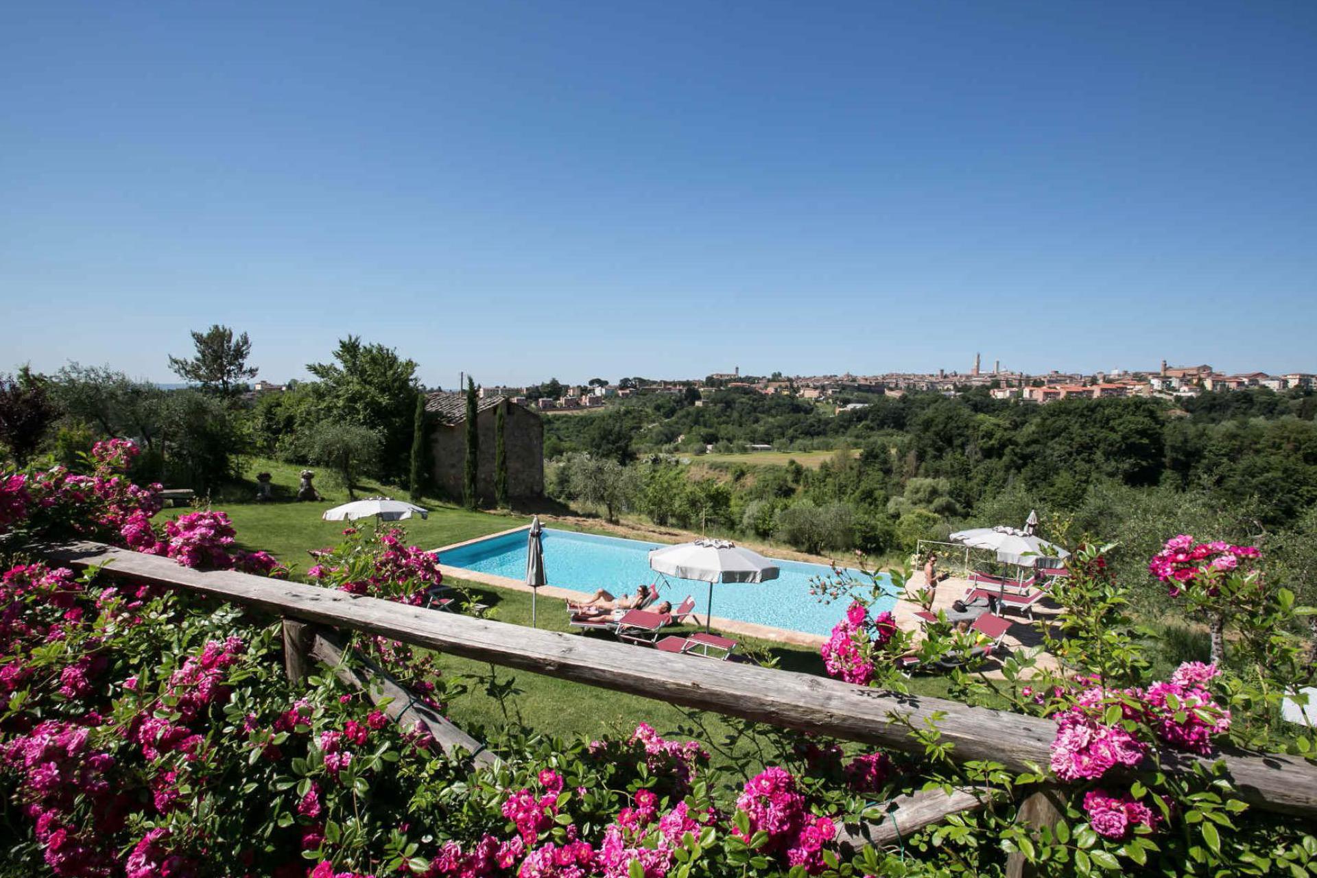 Eleganter Agriturismo, mit schönem Blick auf Siena. B&B-Zimmer oder Ferienhaus.