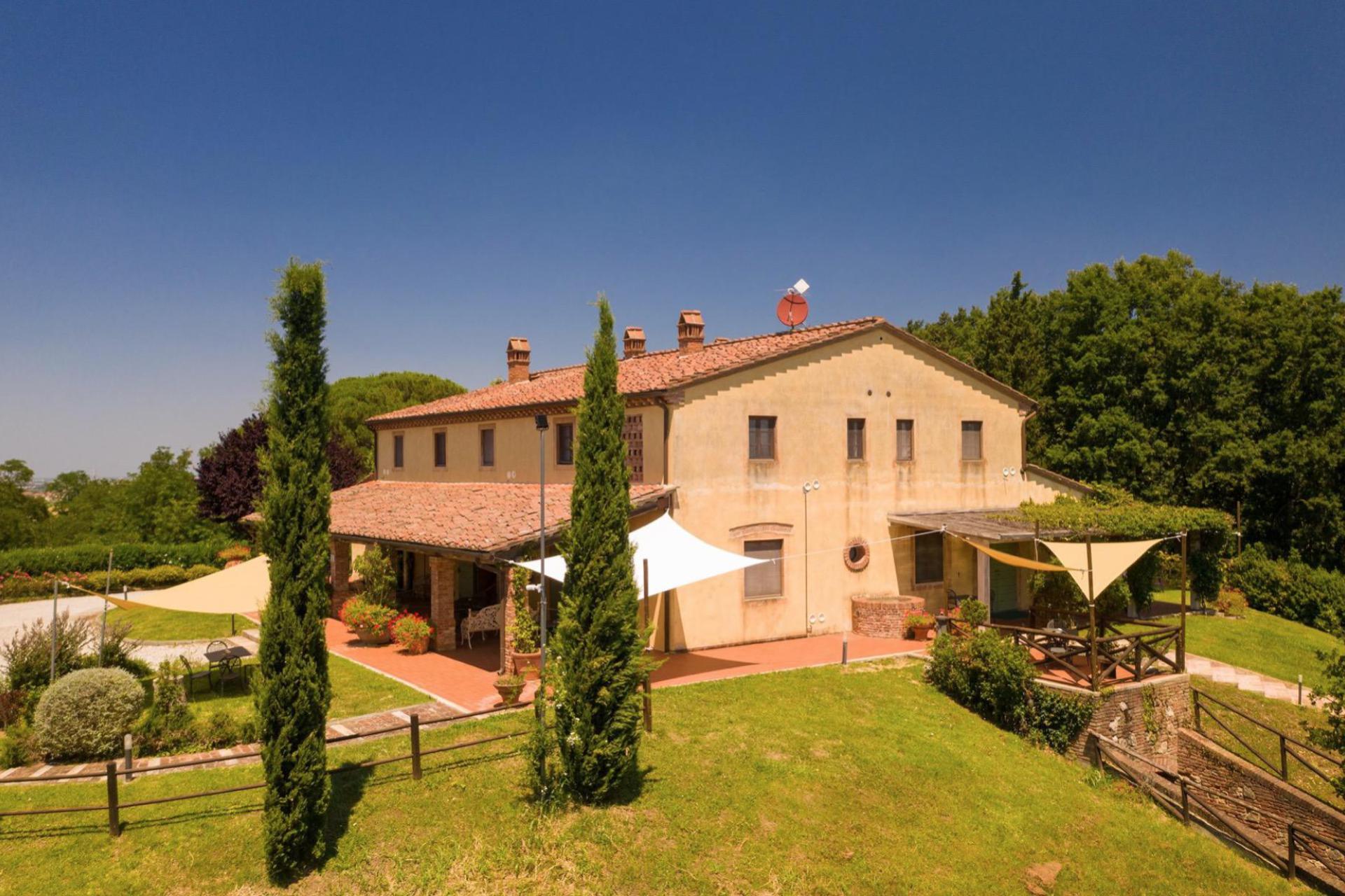 Schöner Agriturismo mit Panoramapool