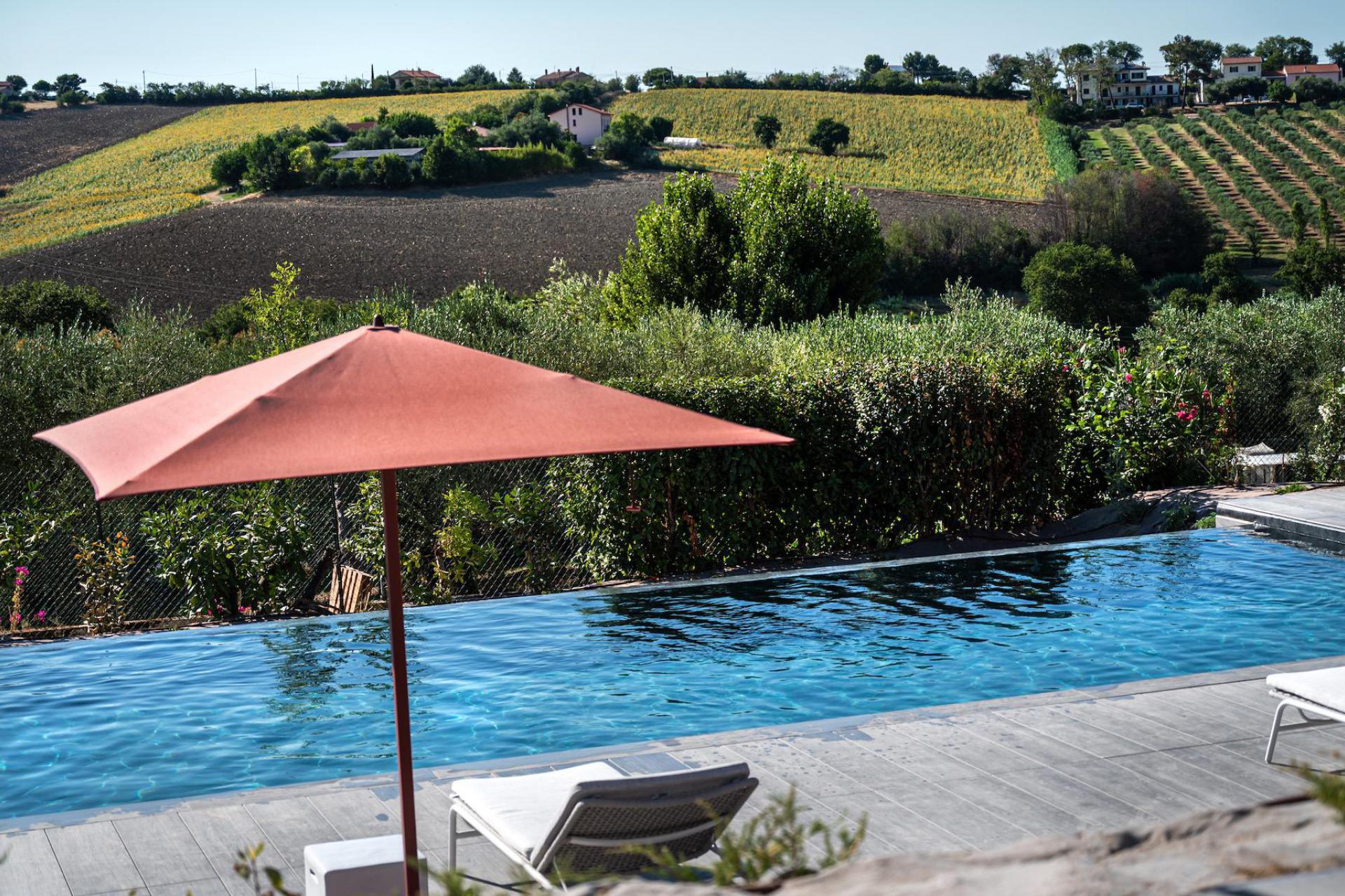 Agriturismo Marken mit Restaurant und im Olivenhain