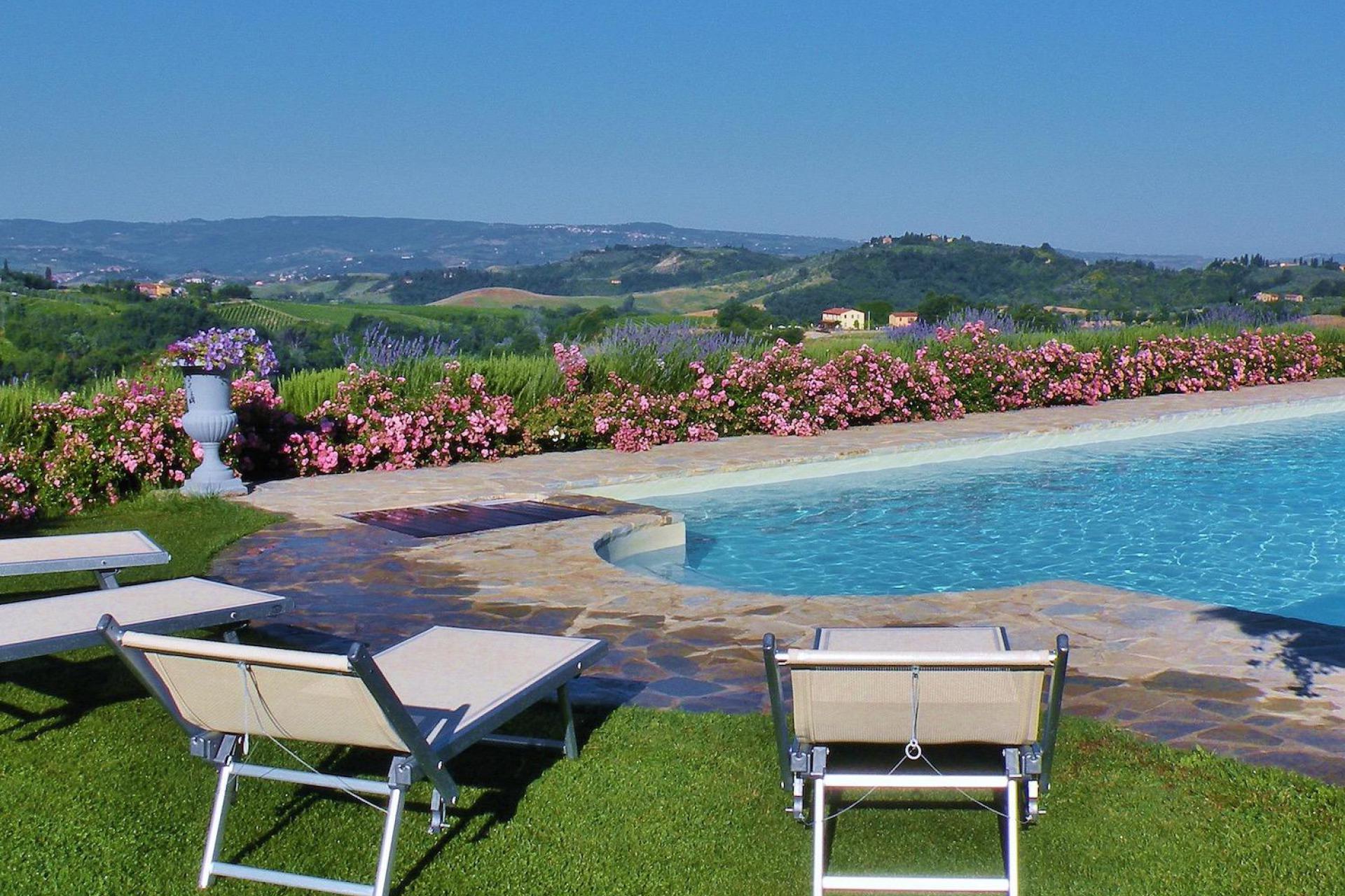 Agriturismo Toskana, FeWo oder Ferienhaus zwischen Olivenhainen und fantastischem Ausblick
