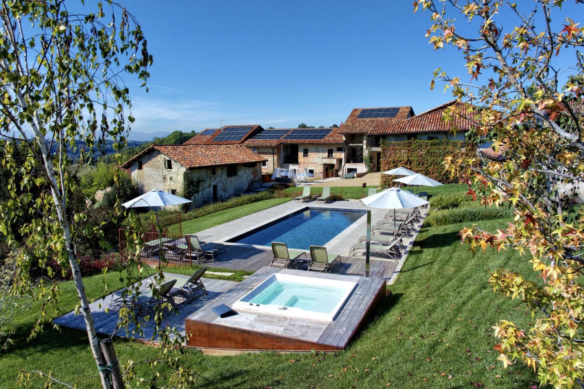 Charmanter Agriturismo in der Langhe mit Pool und Wellness