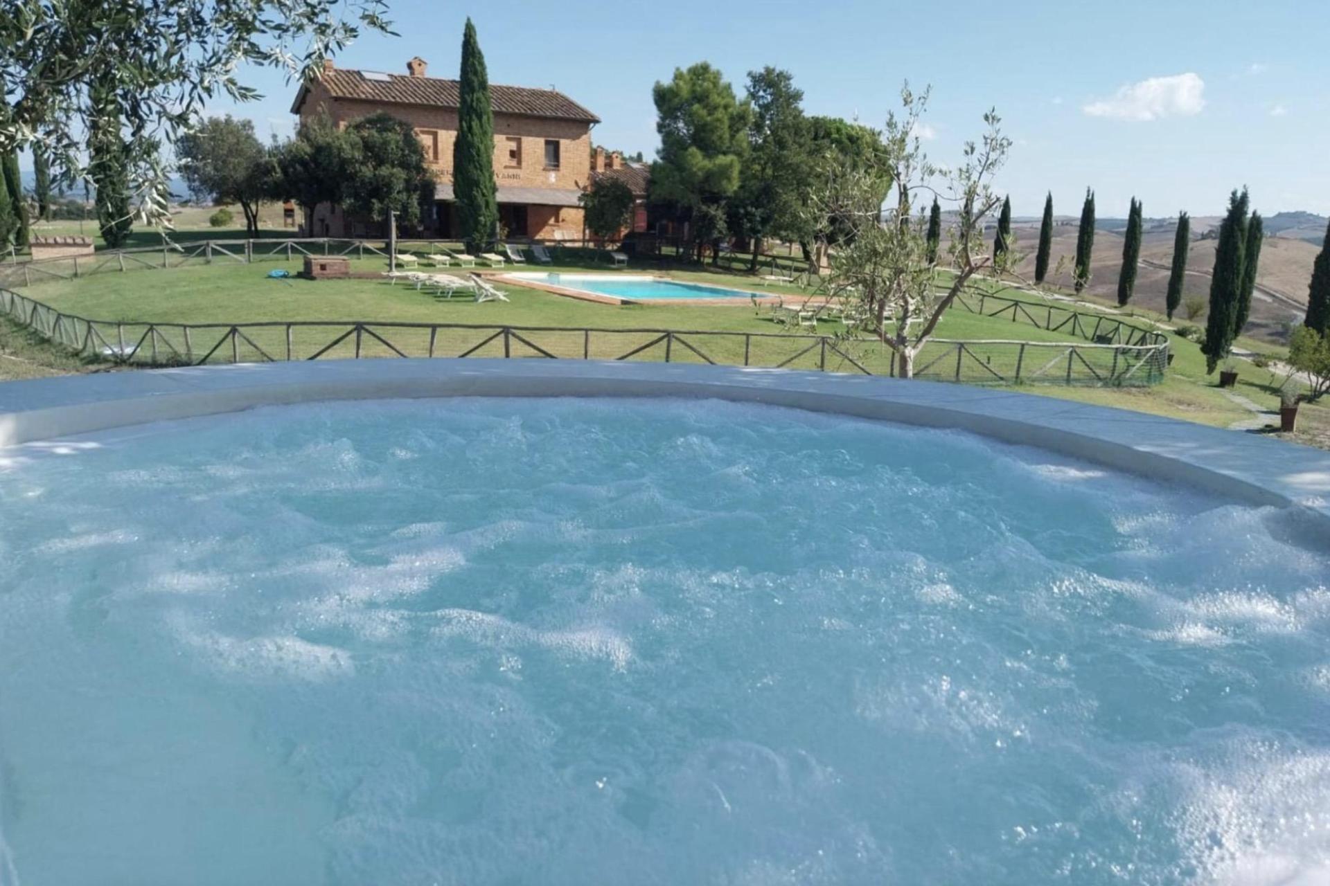 Luxus-Agriturismo mit atemberaubender Aussicht