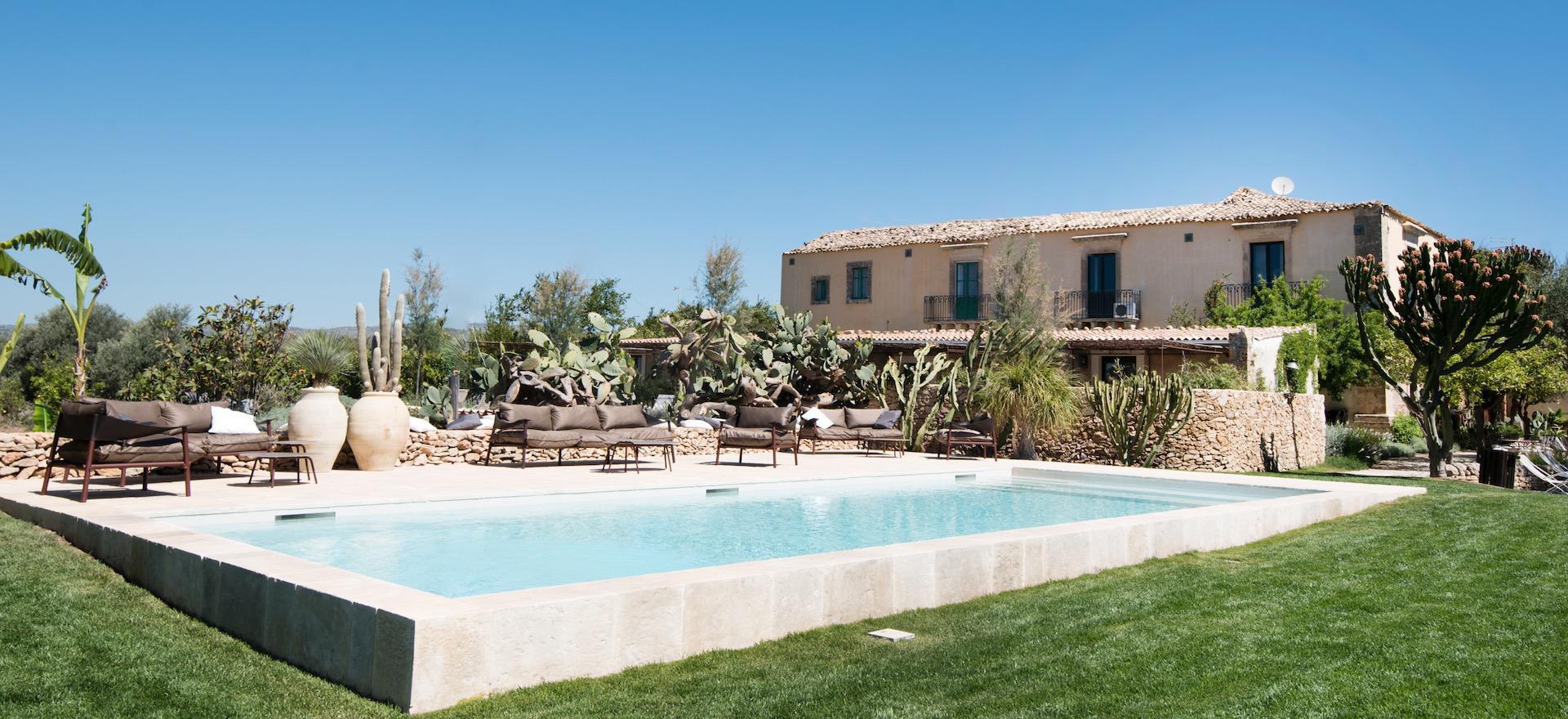 Agriturismo Sizilien Authentischer Agriturismo am Meer mit romantischem Innenhof