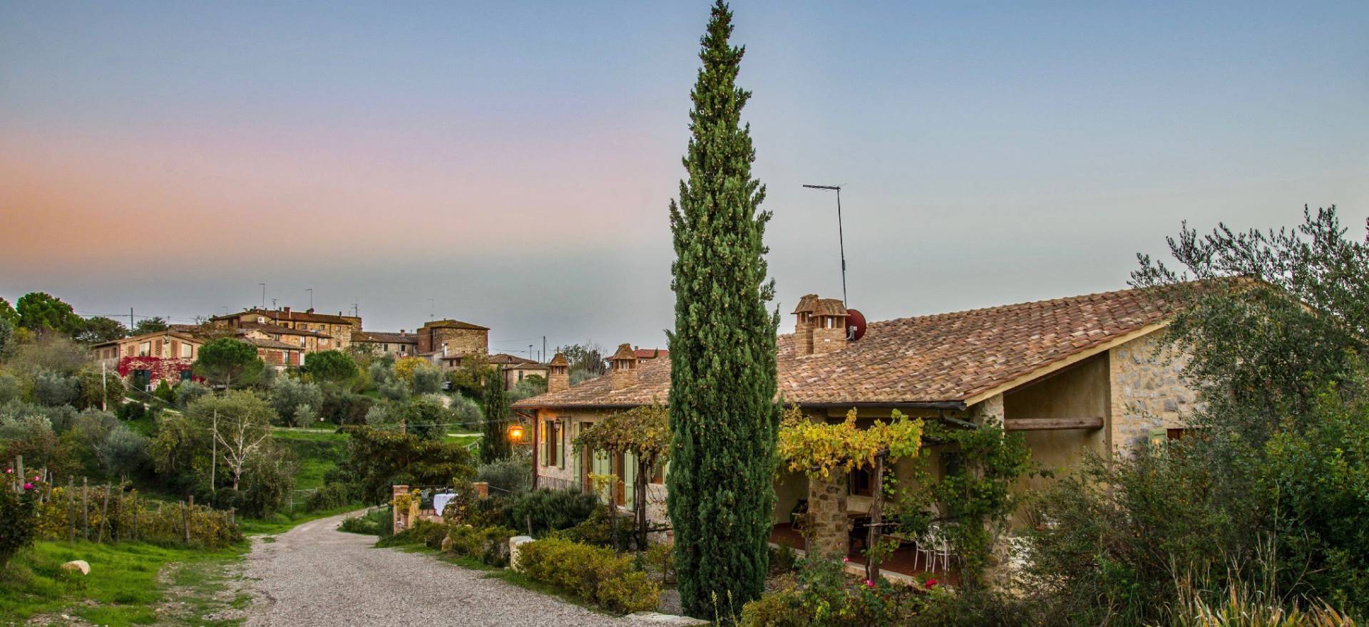 Agriturismo Toskana Authentisches Weingut mit FeWo und Zimmern in der Chianti-Region