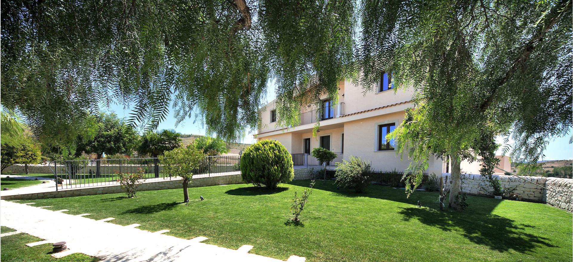 Agriturismo Sizilien Kinderfreundlicher Agriturismo Sizilien mit schönem Pool