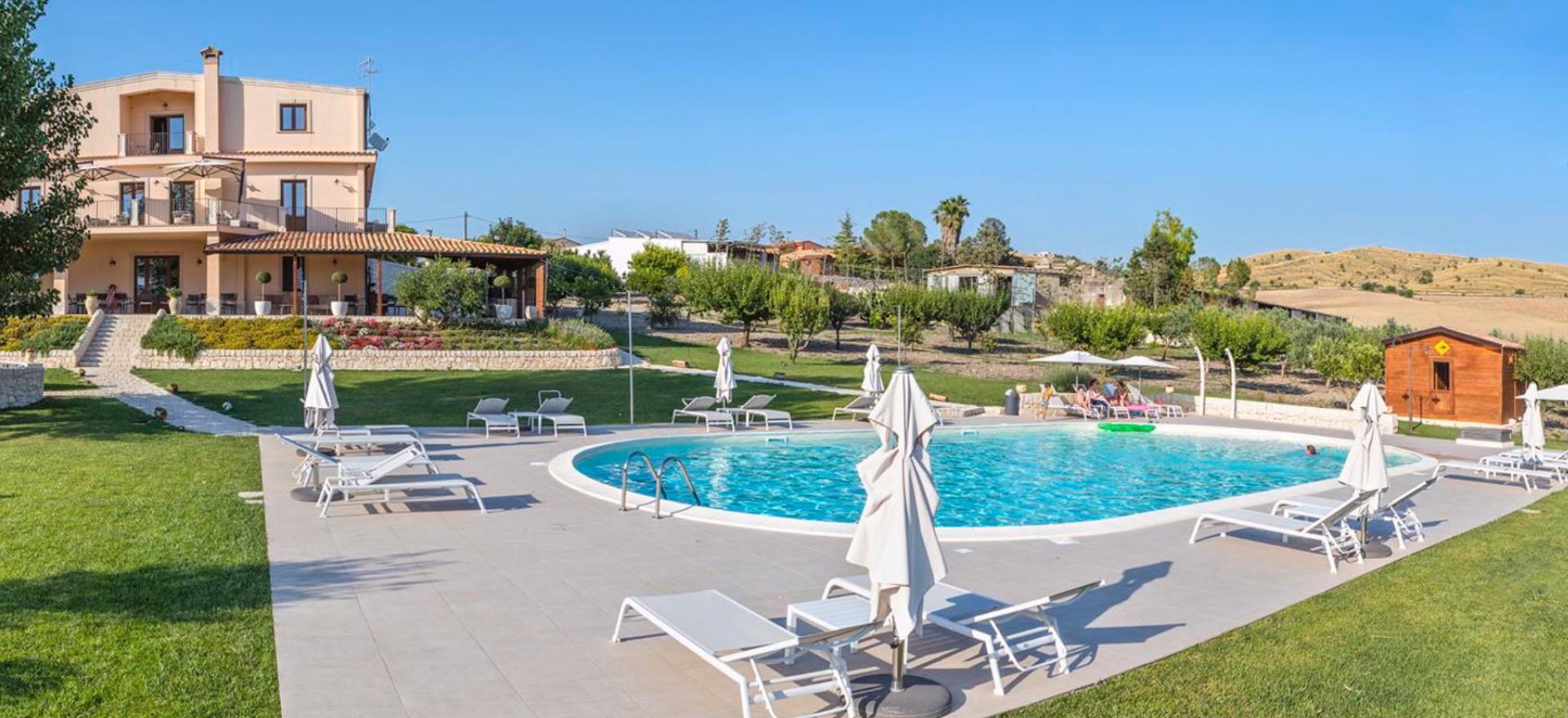 Agriturismo Sizilien Kinderfreundlicher Agriturismo Sizilien mit schönem Pool