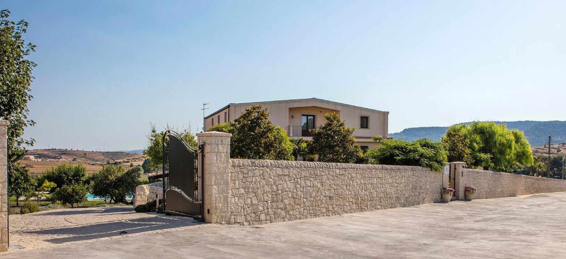 Agriturismo Sizilien Kinderfreundlicher Agriturismo Sizilien mit schönem Pool